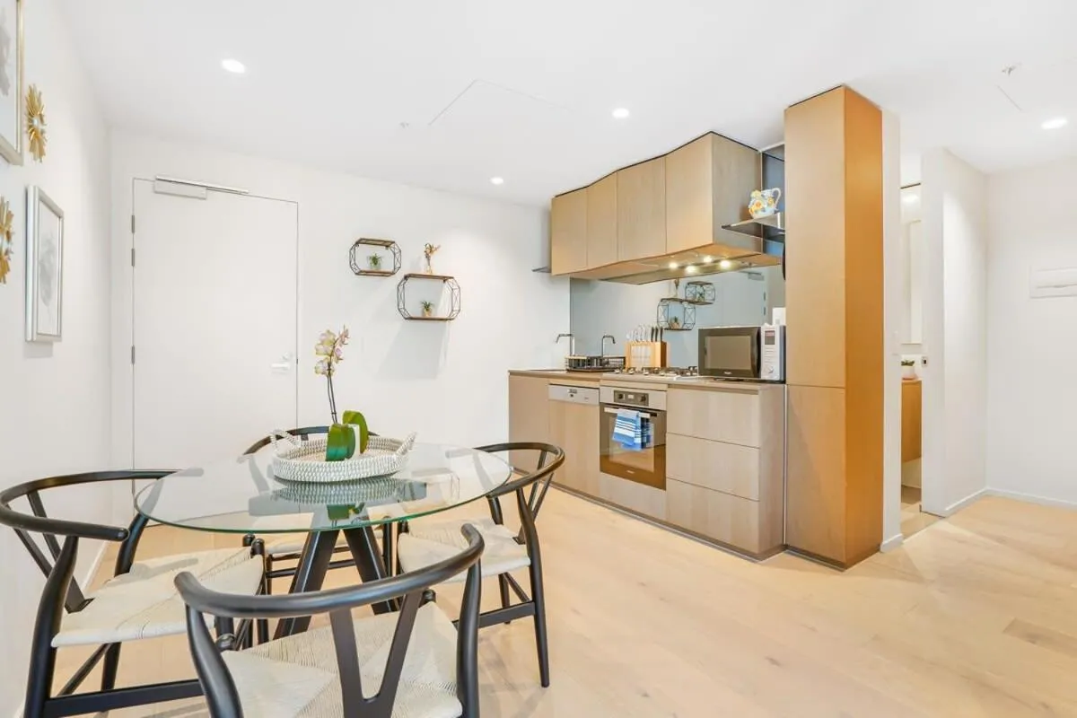 Image 4 of 1 Bed APT with Incredible View – Melbourne Square