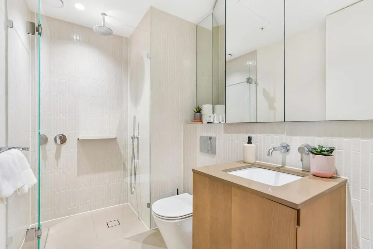 Image 2 of 1 Bed APT with Incredible View – Melbourne Square