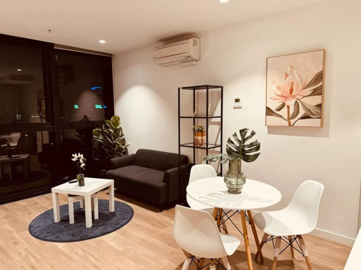 Image 3 of 1bed apartment at EQ Tower