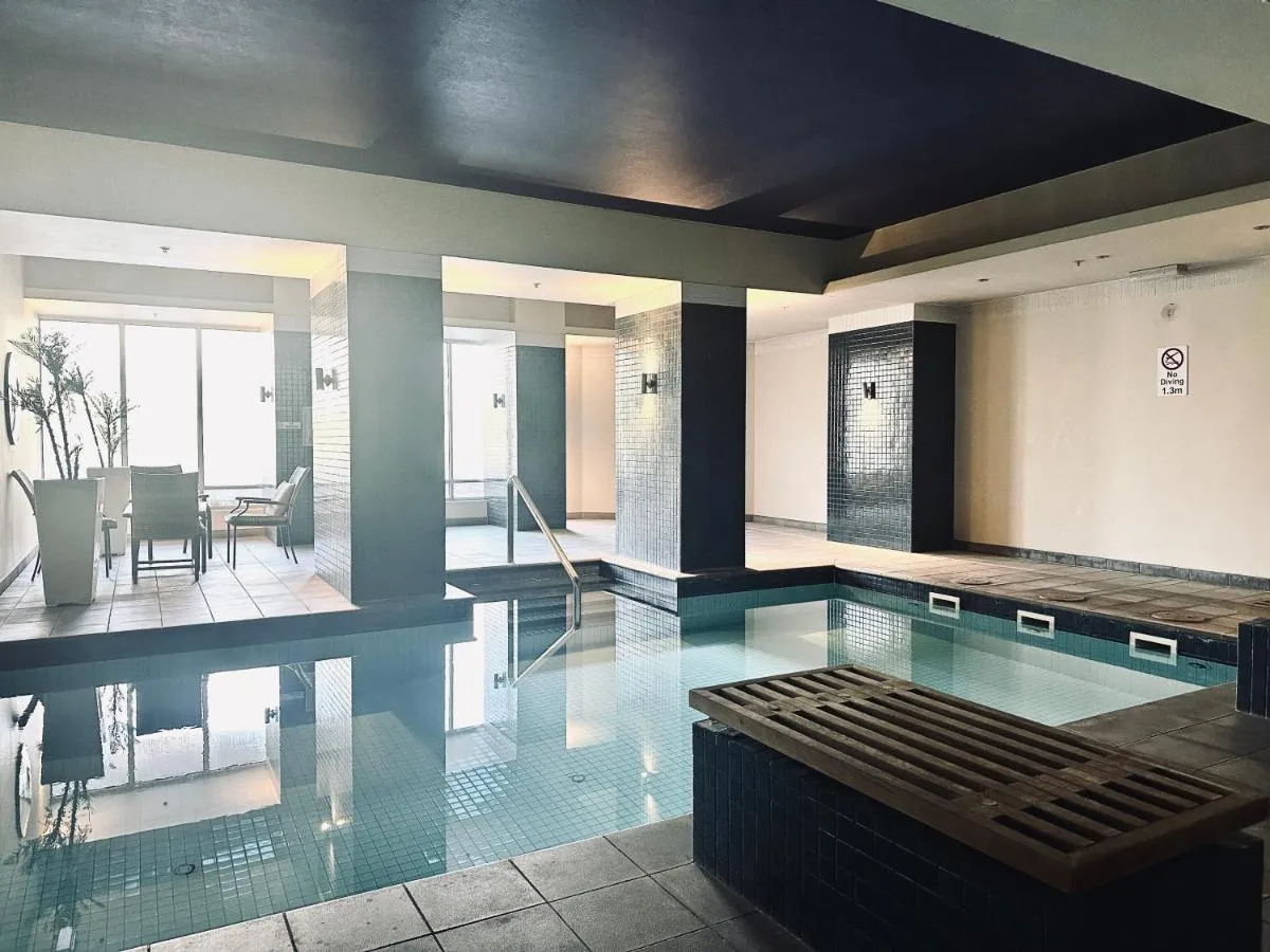Image 3 of 24th Floor Beauty 2br Southbankpoolgymparking