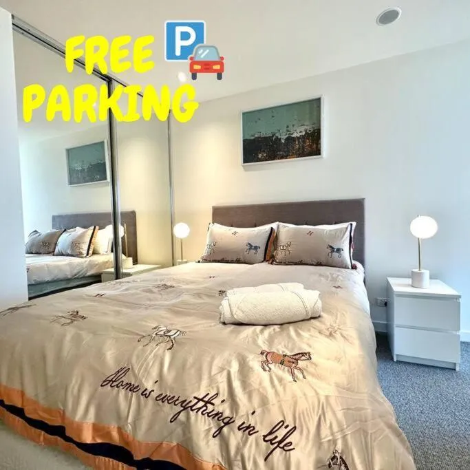 Image 3 of 2B1B Cozy near Train Station + Free Parking!