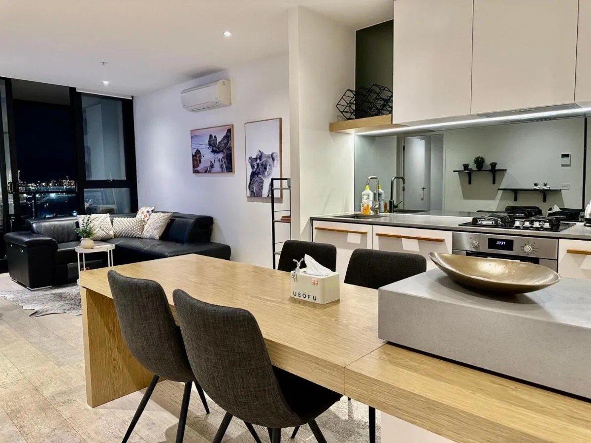 Image 1 of 2B1B Cozy near Train Station + Free Parking!