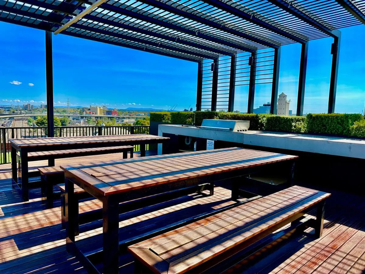 Image 5 of 2B1B Cozy near Train Station + Free Parking!