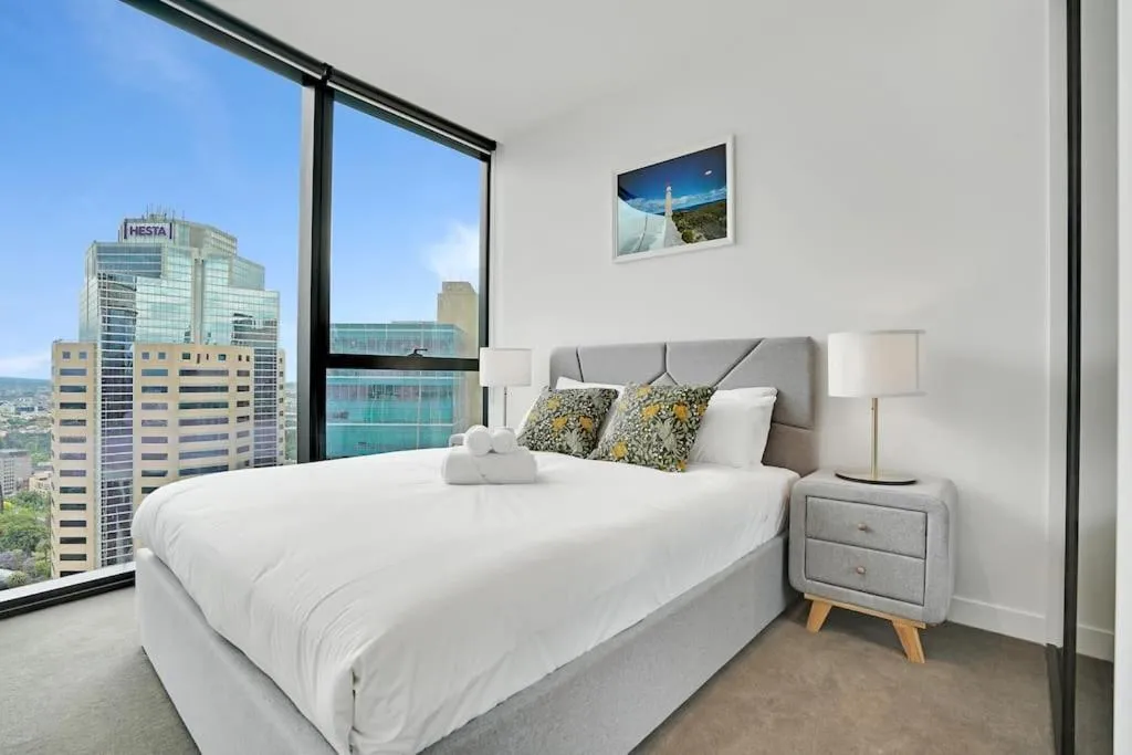 Image 1 of 2B2B Carlton Garden at Doorstep