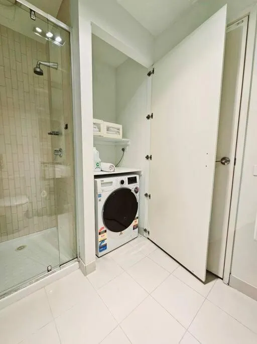 Image 2 of 2BD Melbourne Apt Near Vic Market