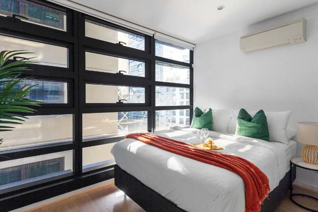 Image of 2BR Apt Next to Melbourne Central with City Views