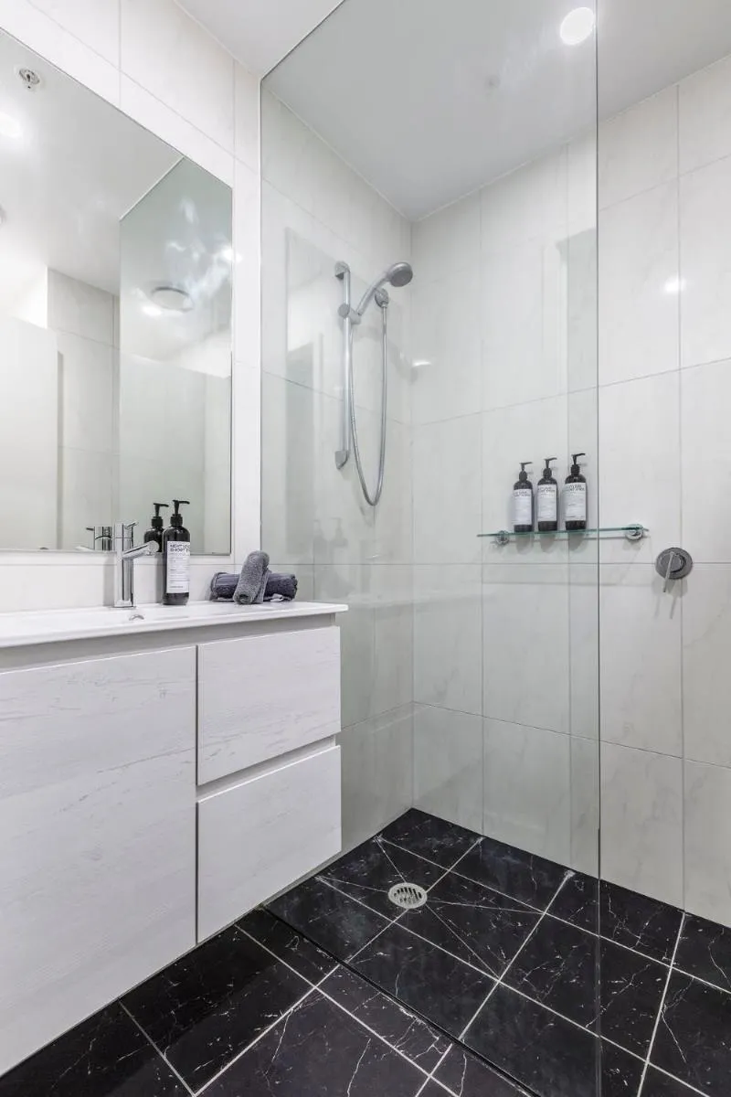 Image 3 of 2-Bedroom Apartment in Melbourne City with carpark