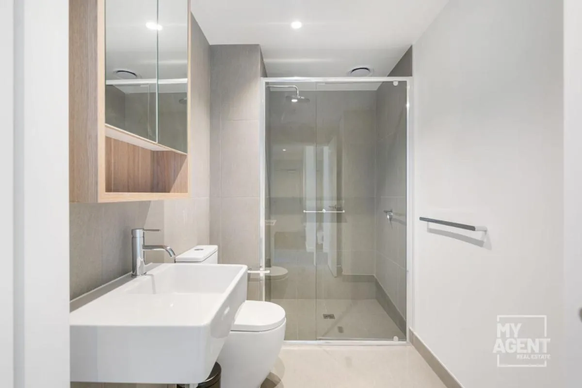 Image 2 of 2 Bedroom Apartment in Southbanks Stature Building