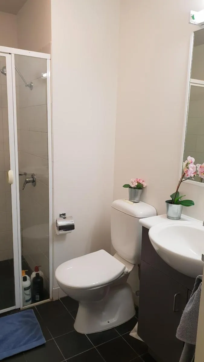 Image 2 of 2 bedrooms CBD FREE Tram apartment (Melb Central, China Town, Queen Victoria Market, Melbourne University, RMIT, etc)