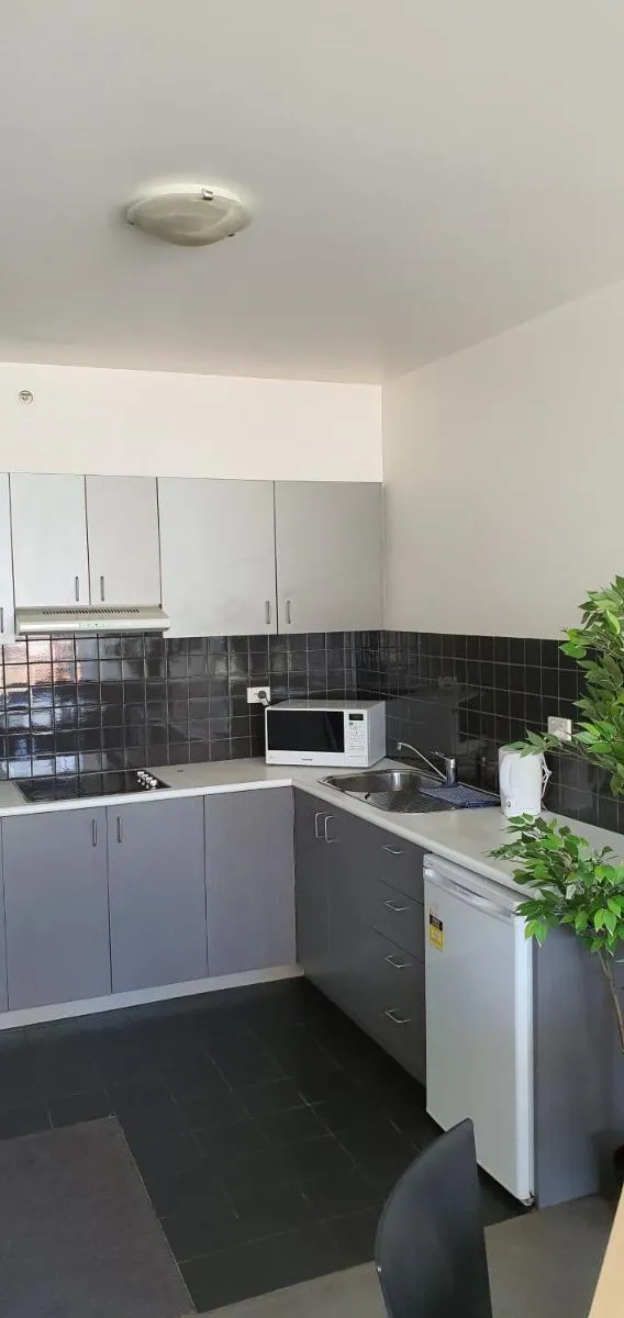 Image 6 of 2 bedrooms CBD FREE Tram apartment (Melb Central, China Town, Queen Victoria Market, Melbourne University, RMIT, etc)