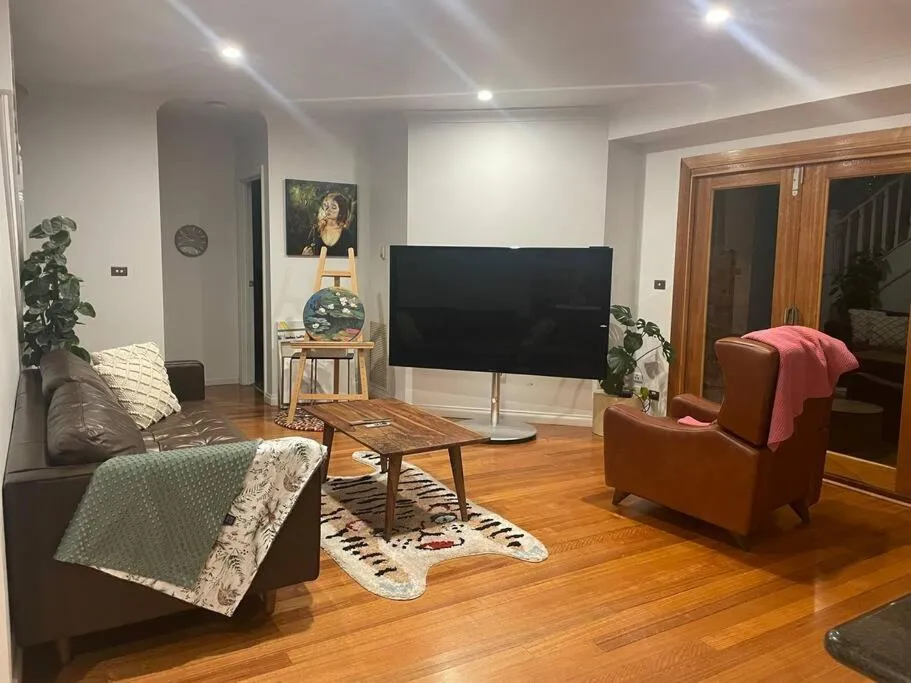 Image of 3BR Artistic Home, Netflix, Gym, Camberwell market. Taste The True Melbourne