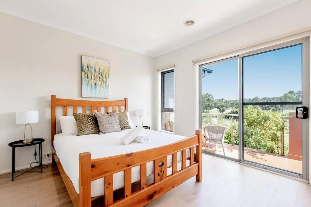 Image 1 of 3 bedroom Townhouse In Bonbeach VIC