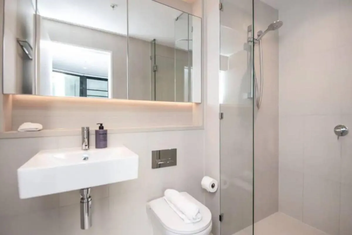 Image 2 of 42D Stylish 2BR Apt wCity view nr Yarra River Crown
