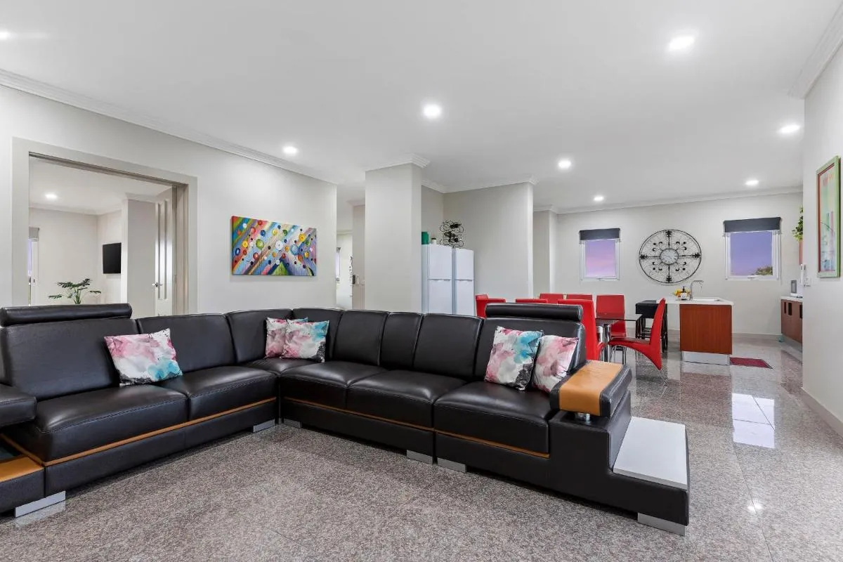 Image 4 of 5 Bdrms Loemans Lodge – Close to Calder Park, Melb Airport