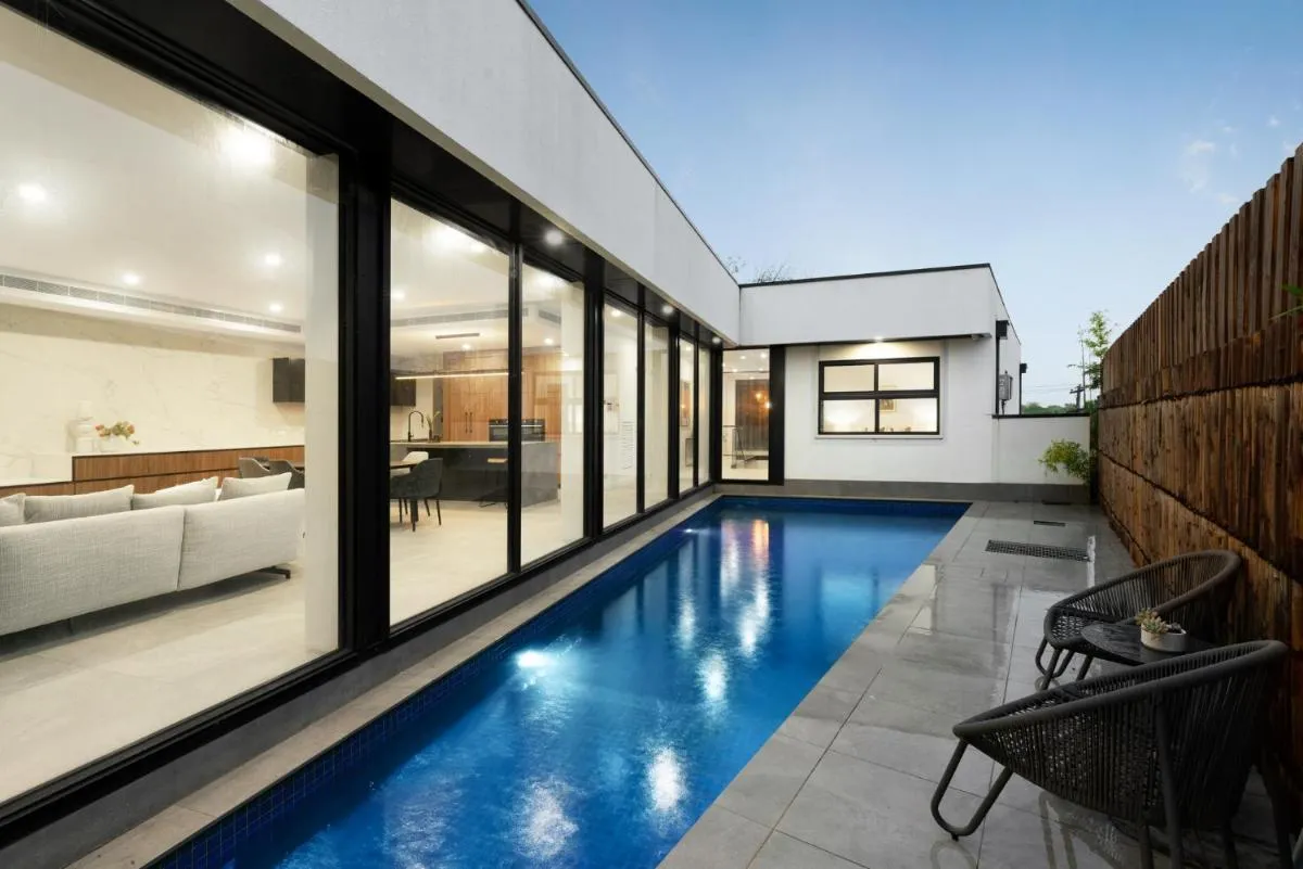 Image 3 of 5 Ensuite Luxury Holiday House Balwyn North