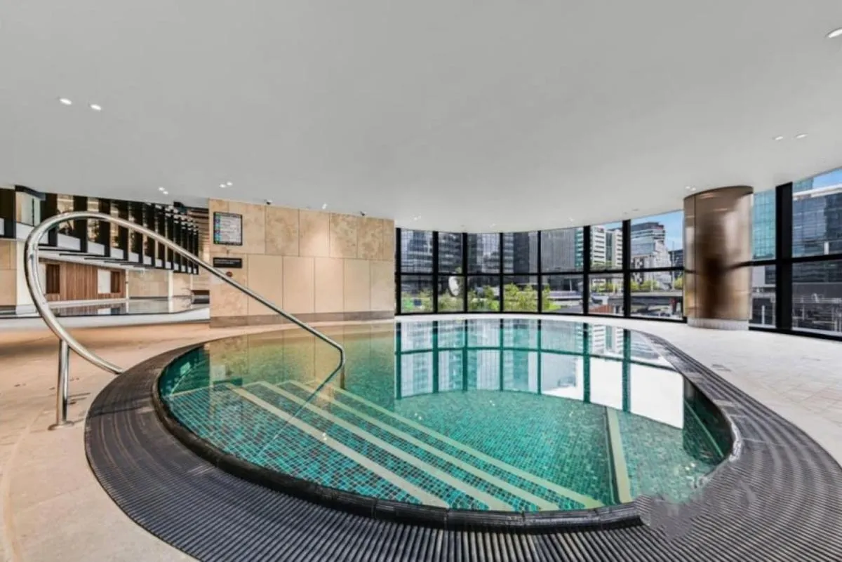 Image 3 of 811D High rise 2BR Apt with City view Free parking