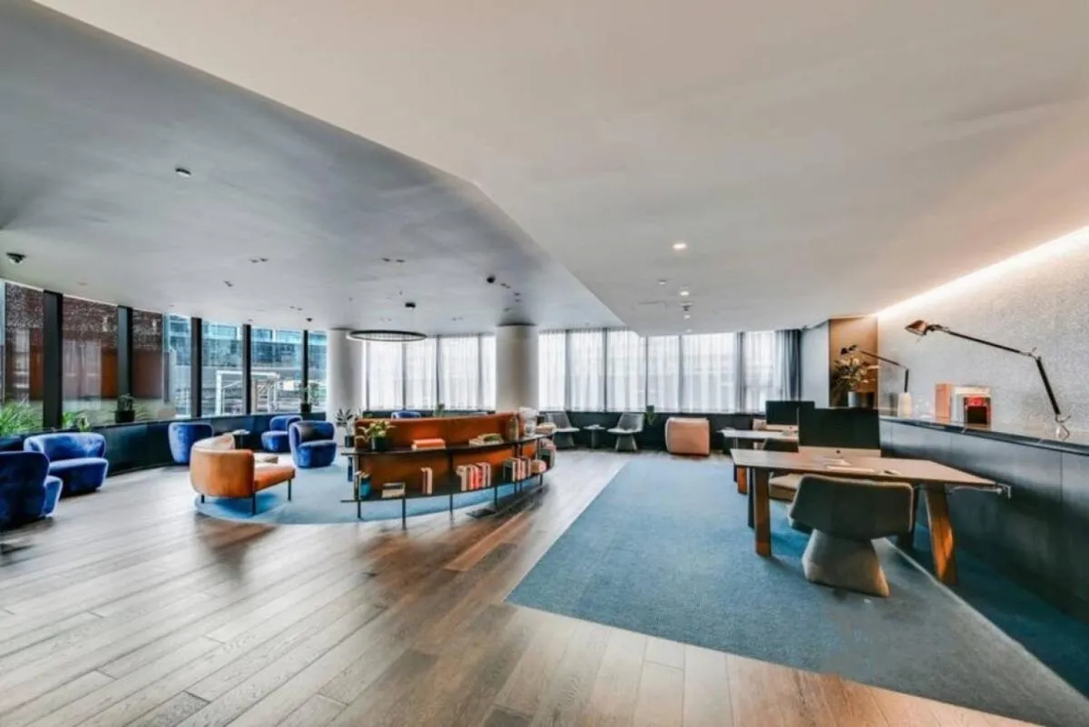 Image 5 of 811D High rise 2BR Apt with City view Free parking