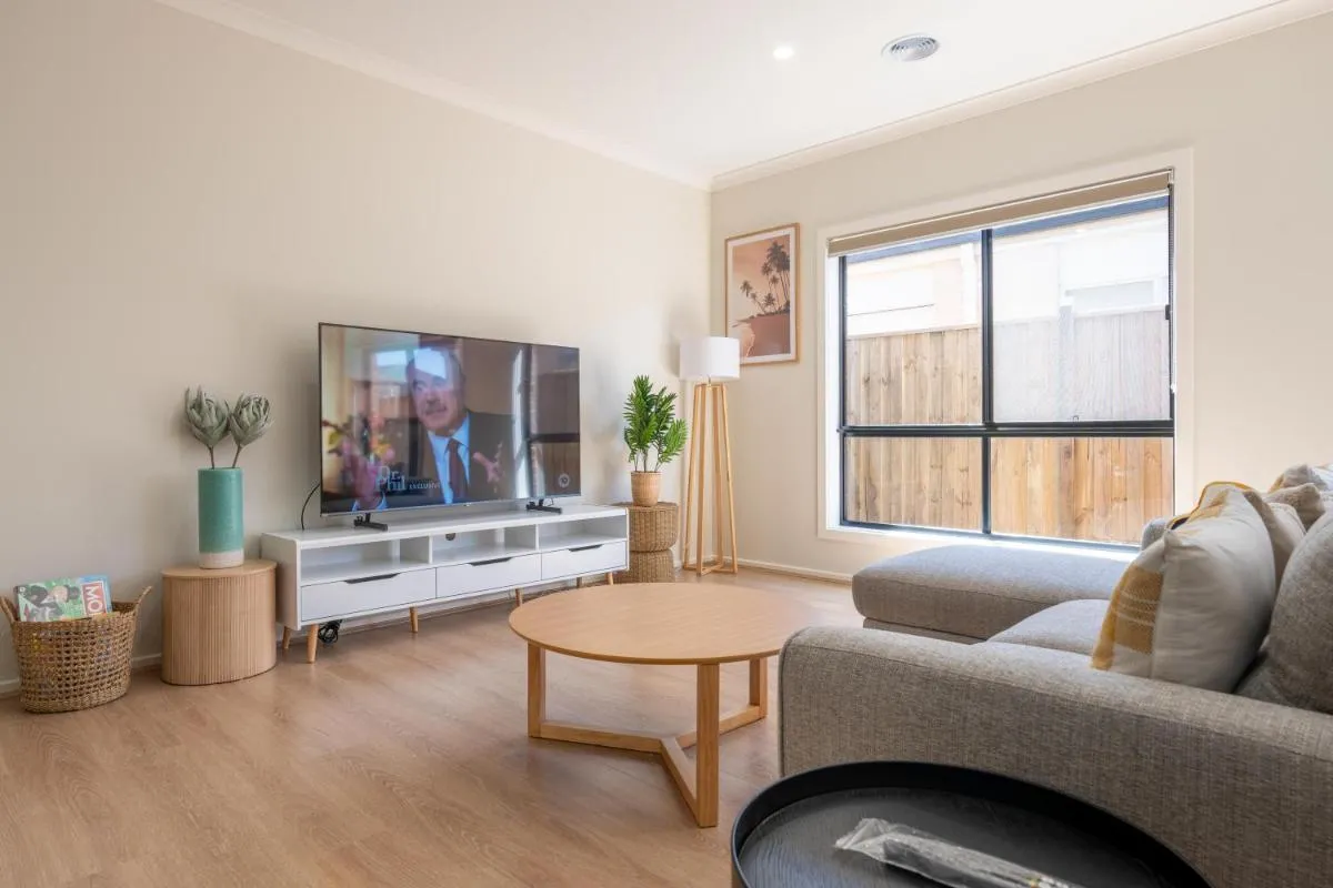Image 2 of A Cosy 5Beds house in the Clyde