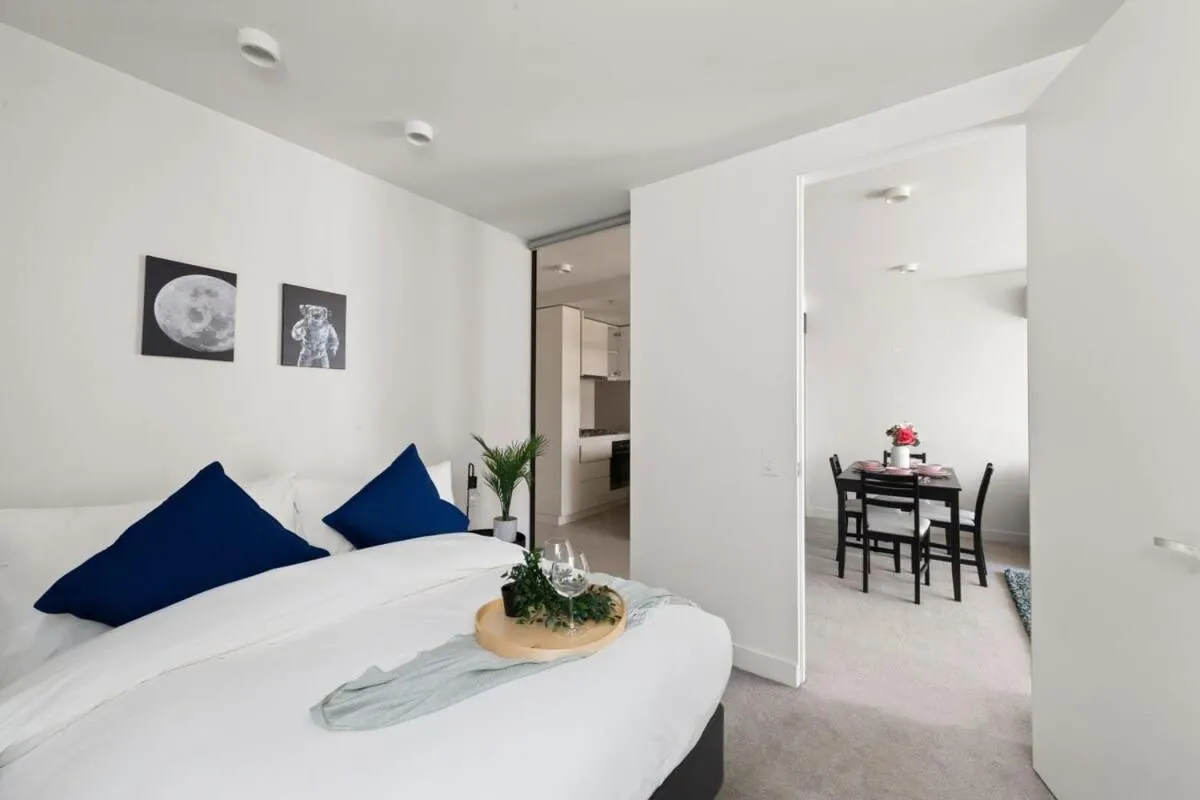 Image 6 of A Cozy 2BR Apt Near Melbourne Central City Views