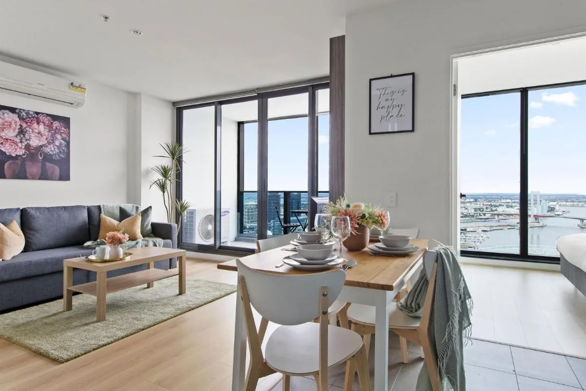 Image 4 of A Cozy 2BR Apt with Harbour Views FREE Parking