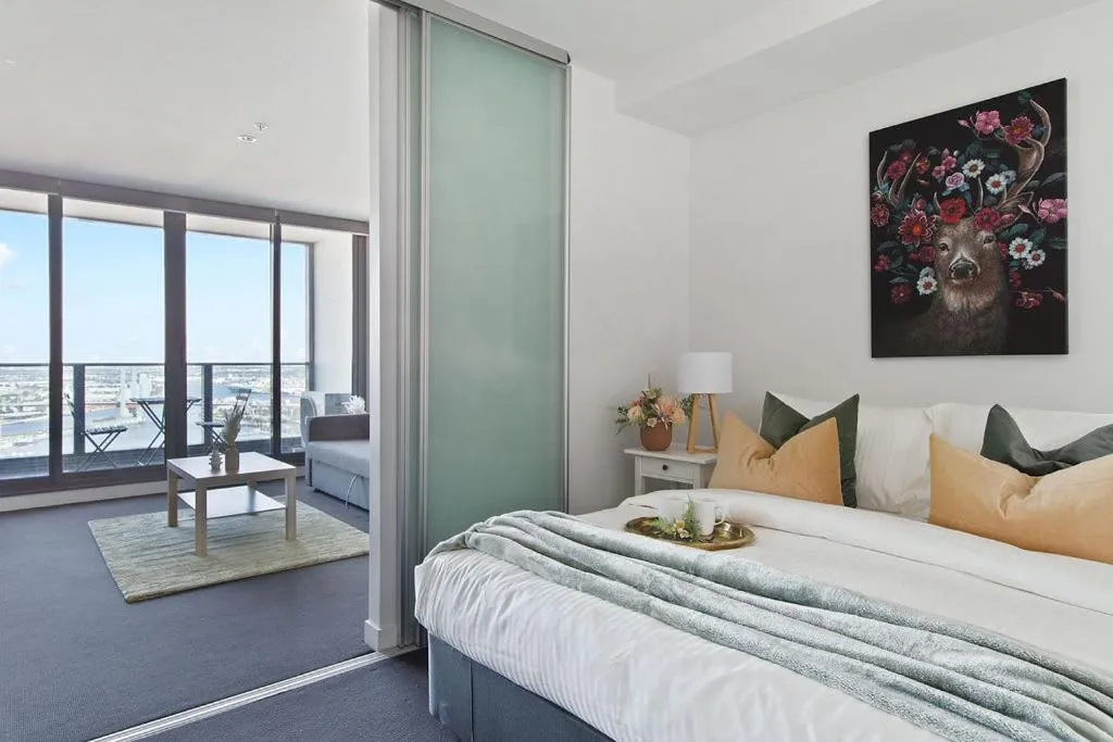 Image 1 of A Modern 2BR Apt with Harbour Views FREE Parking
