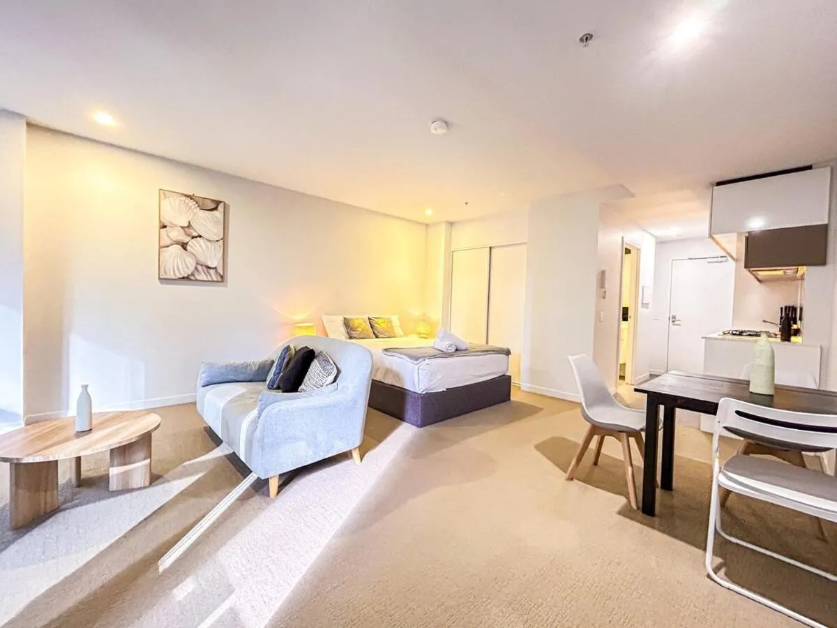 Image 3 of Abeckett St 1br1ba Studio Wifi Balcony