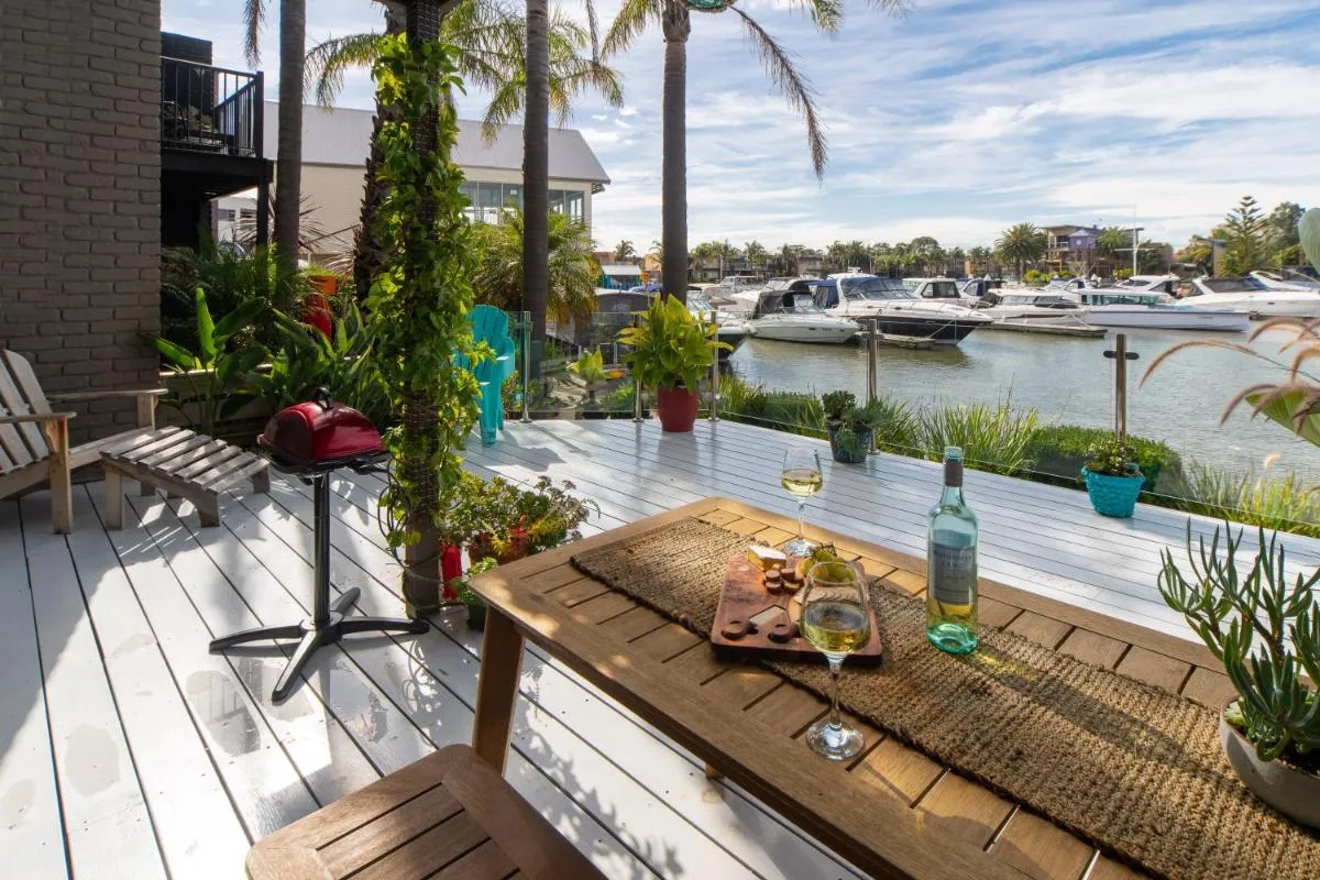 Image 4 of Absolute Waterfront Marina Views