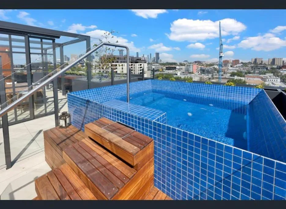 Image 3 of Art Deco – Collingwood Hideaway