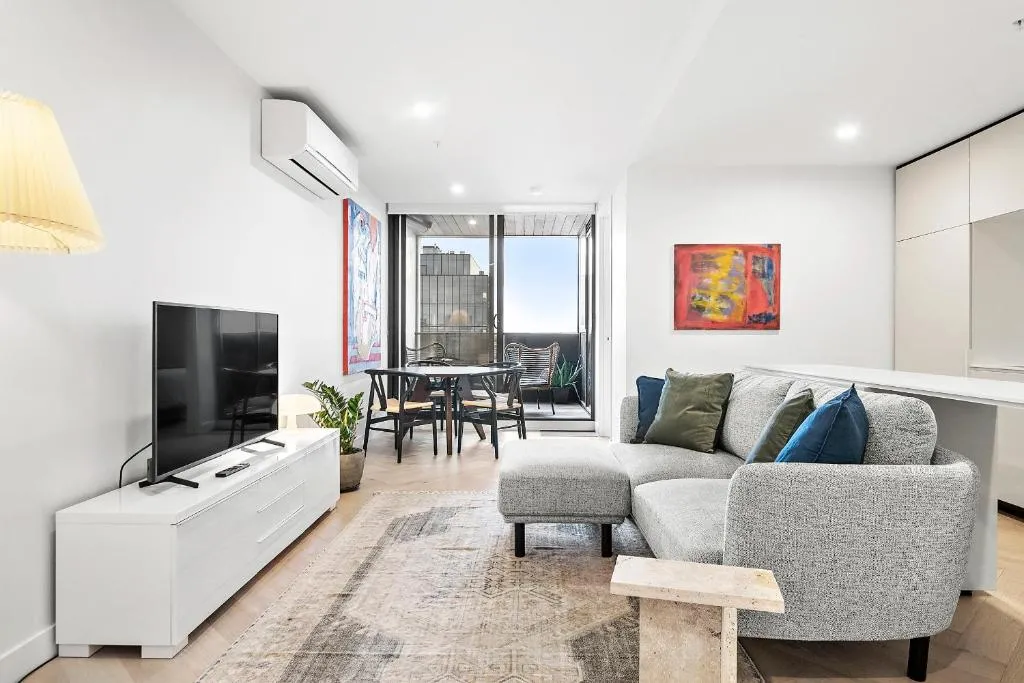 Image of Artistic Urban Getaway just off Smith Street!