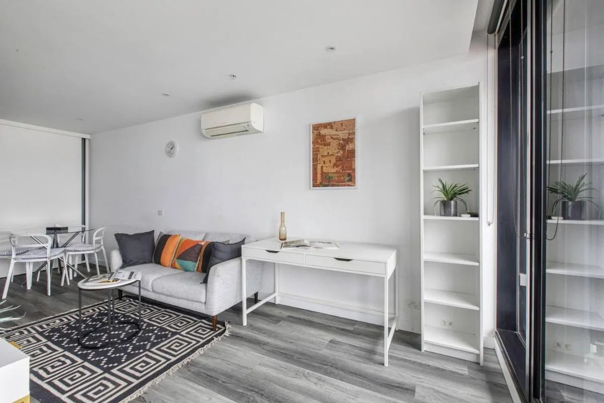 Image 3 of Aura off Flinders Lane – A City Centre Balcony Abode