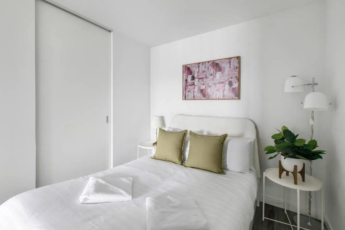 Image 6 of Aura off Flinders Lane – A City Centre Balcony Abode