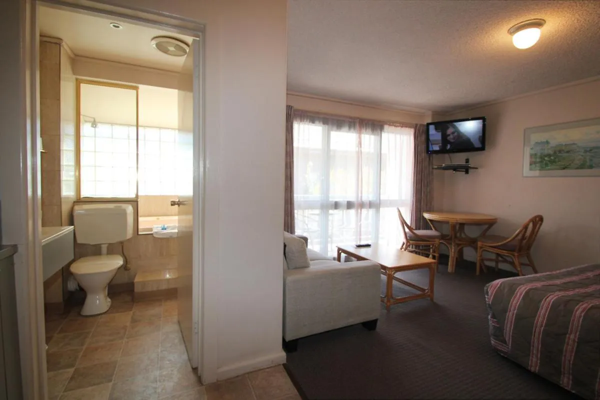 Image 2 of Beaumaris Bay Motel