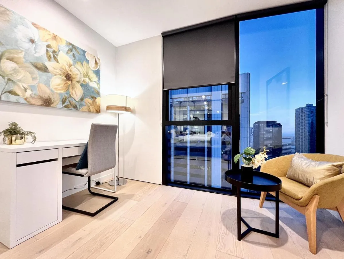 Image 3 of Beautiful 2B1B CBD Melbourne apartment