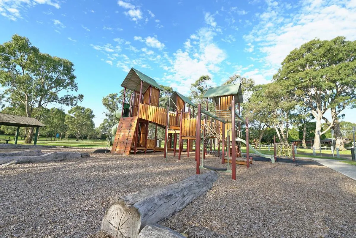 Image 5 of Best Location Entire House Staycation Parkland Surrounding