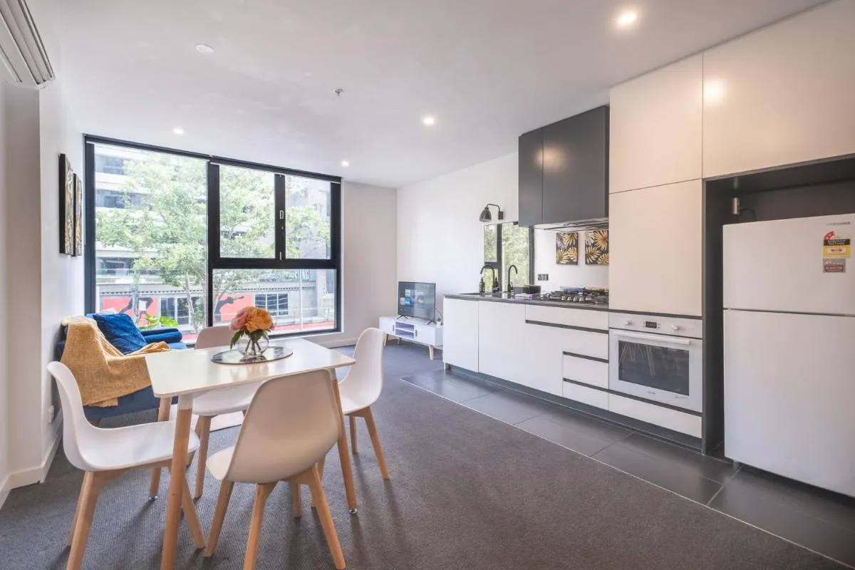 Image 3 of Bourke 2br1ba Apt Close To Chinatown Centre