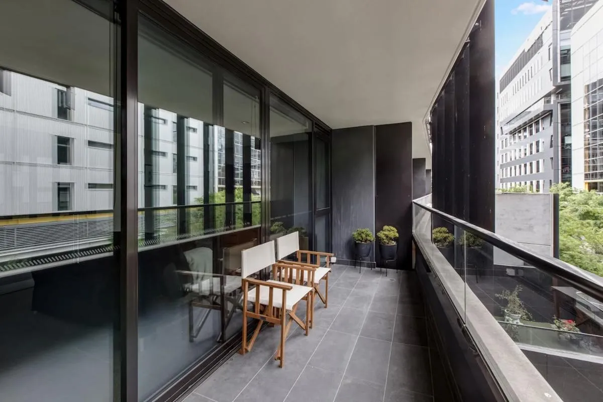 Image 5 of Bourke St Beckons – A Cosy Inner-city Locale