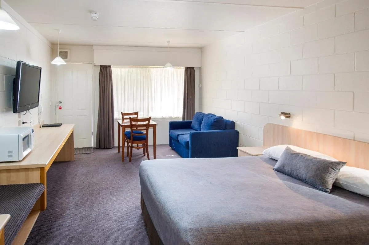 Image 4 of Box Hill Motel
