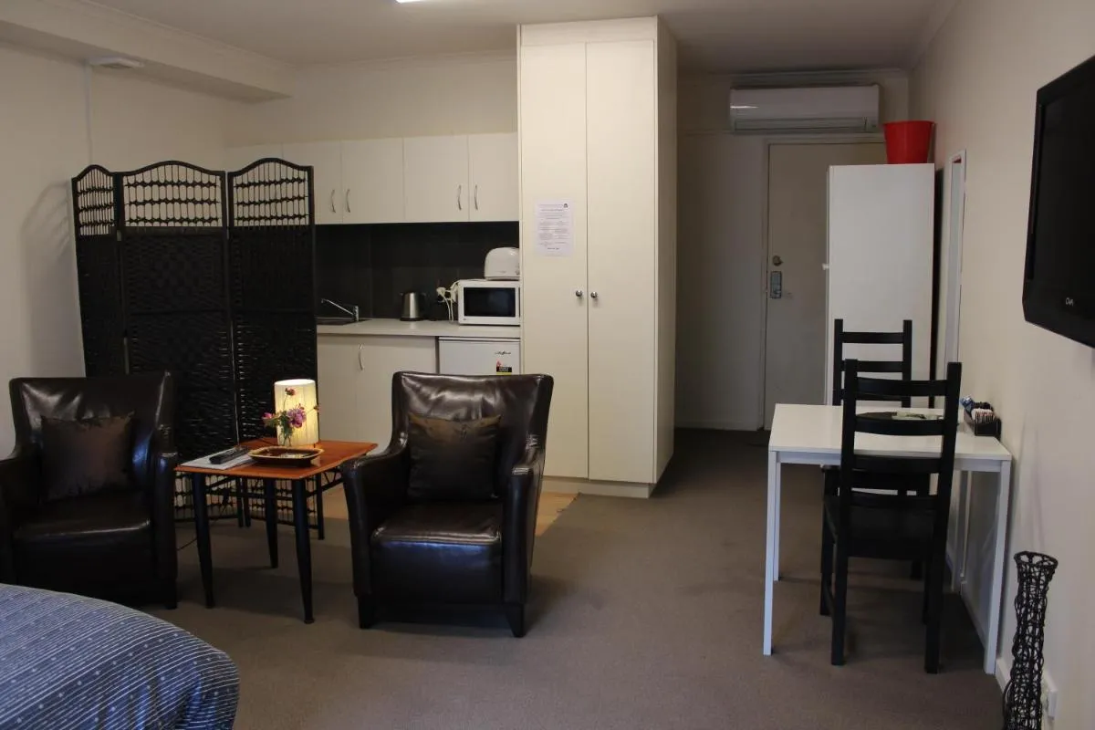 Image 2 of Box Hill Studio Apartment 2
