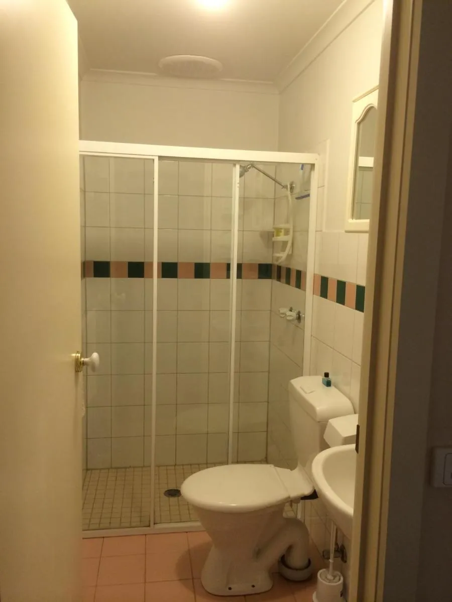 Image 3 of Box Hill Studio Apartment 2