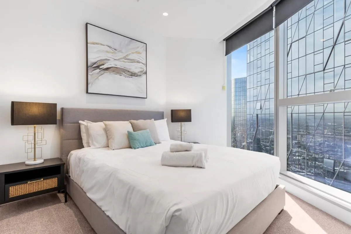 Image 1 of Brand New Apt Best CBD Area Lvl 59 w Views!