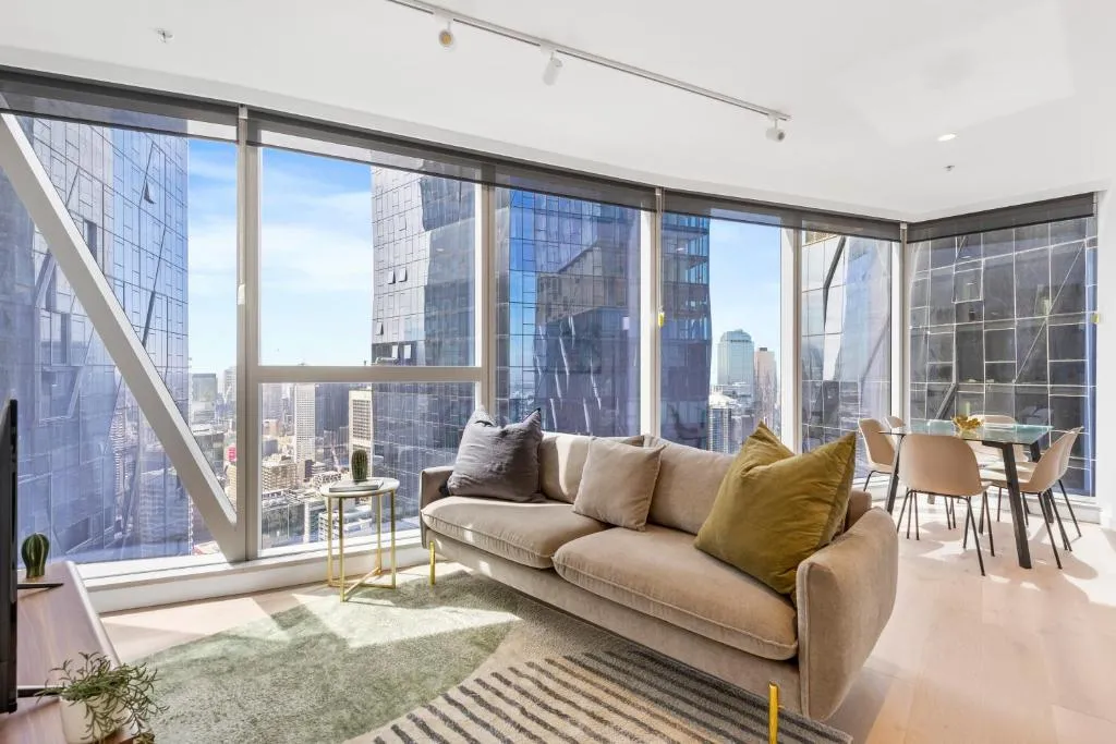 Image of Brand New Apt Best CBD Area Lvl 59 w Views!