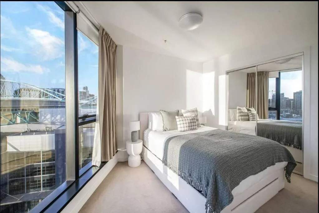 Image 1 of Breathtaking Harbour Views