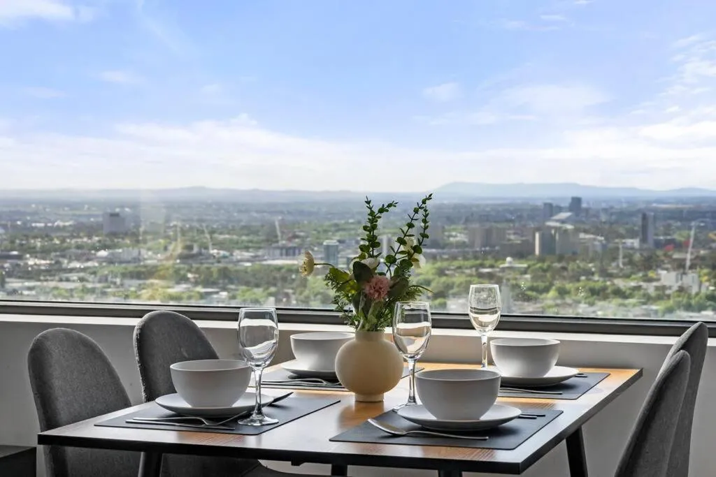 Image 4 of Breathtaking View – 2BR Apt in Melbourne CBD w Gym