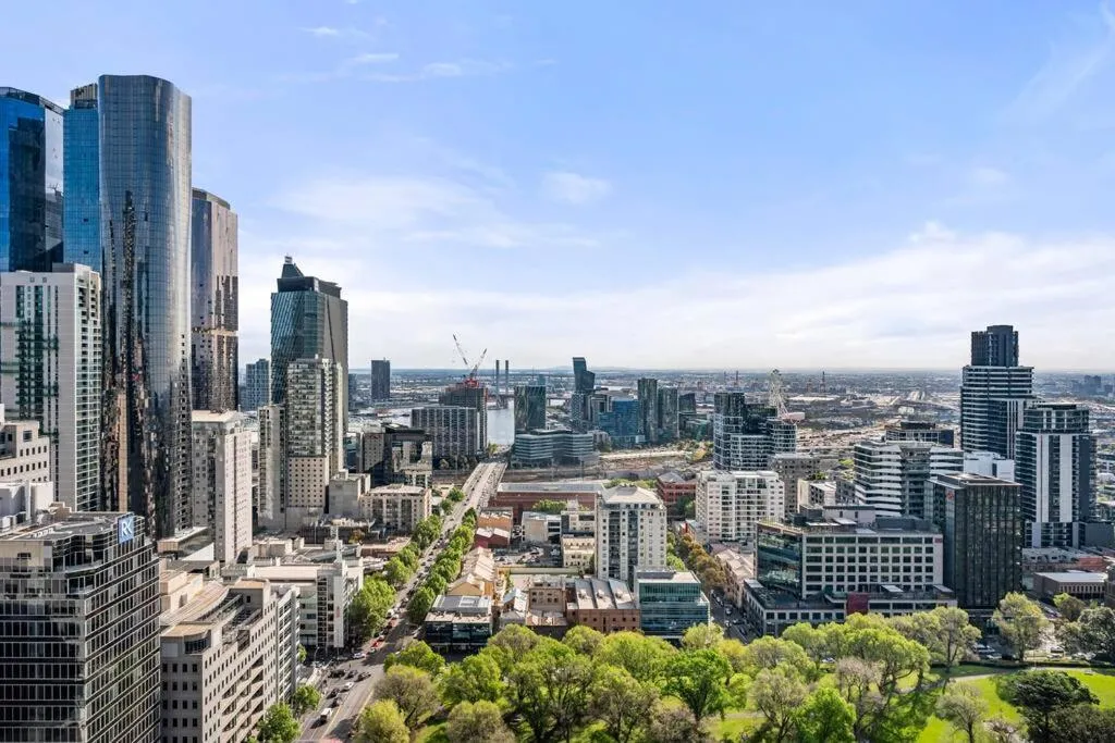 Image 3 of Breathtaking View – 2BR Apt in Melbourne CBD w Gym