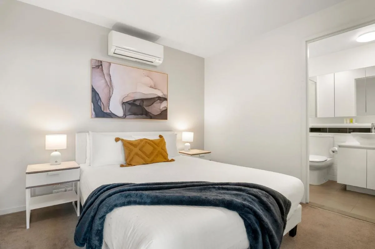 Image 6 of Breathtaking Views at Spacious Apartment in Melbourne CBD with Gym