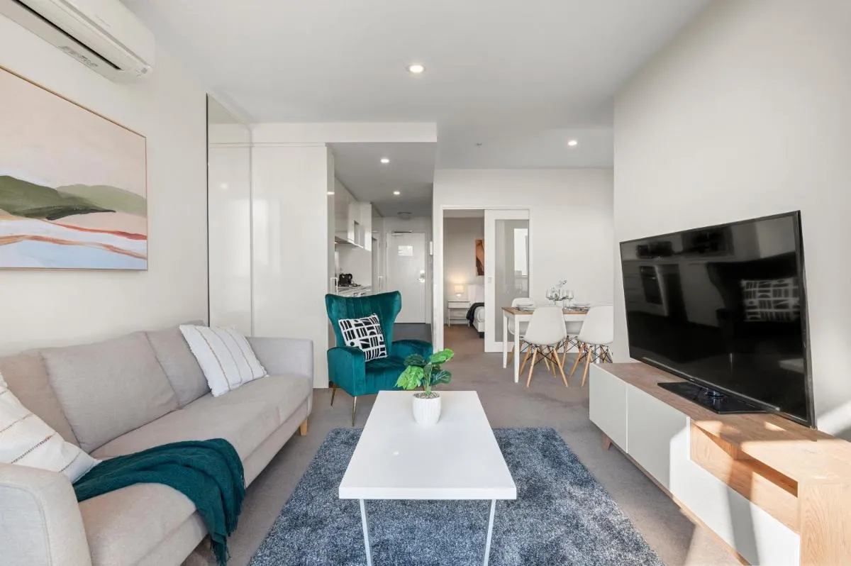 Image 4 of Breathtaking Views at Spacious Apartment in Melbourne CBD with Gym