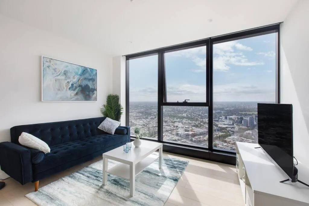 Image 5 of Breathtaking views – Spacious 2BR Ensuite in Heart of CBD