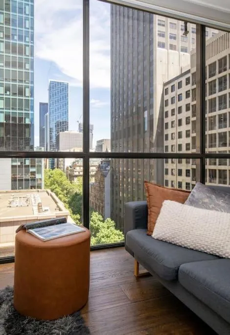 Image 5 of Bright City Views Melbourne Central Penthouse on Collins