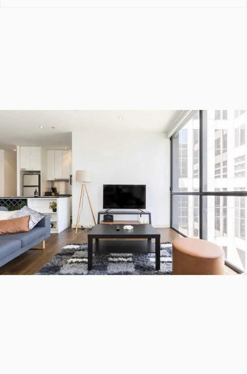 Image 4 of Bright City Views Melbourne Central Penthouse on Collins