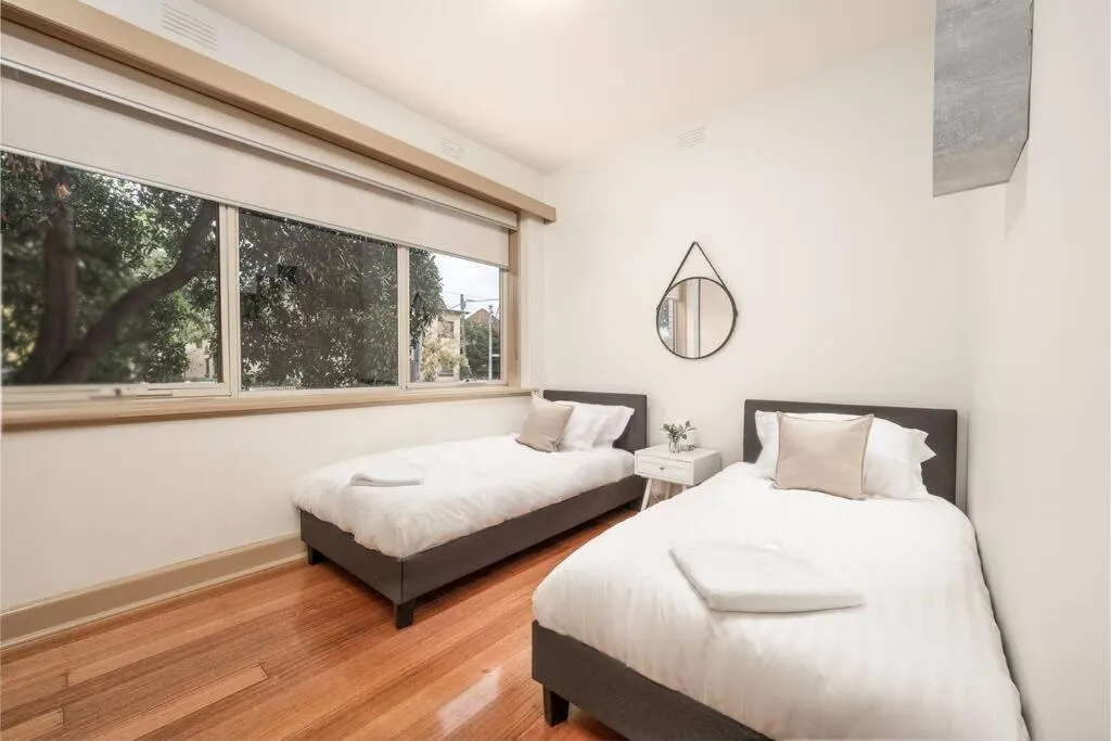 Image 1 of Bright & Comfy 2 Bedroom St Kilda East Apartment